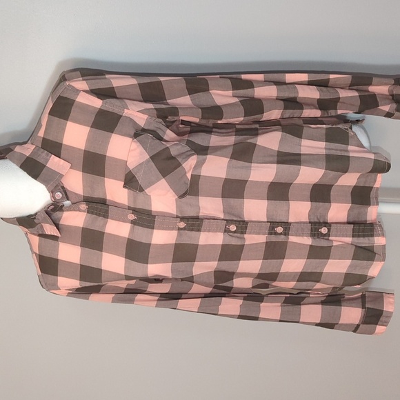 EUC Checkered Button-Down - Picture 4 of 8